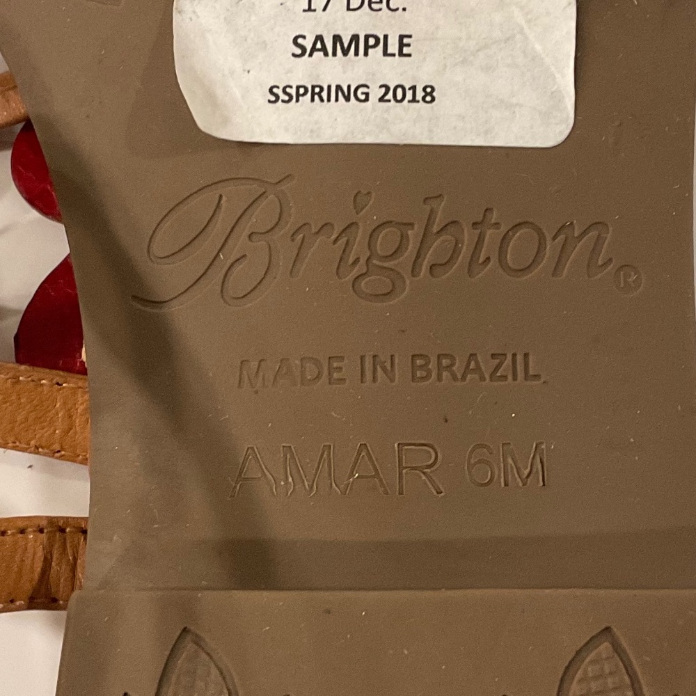 BRIGHTON Amar Flat T-Srap Thong Sandals Tan /Red Hearts Leather Size 6 NEW - Picture 5 of 7